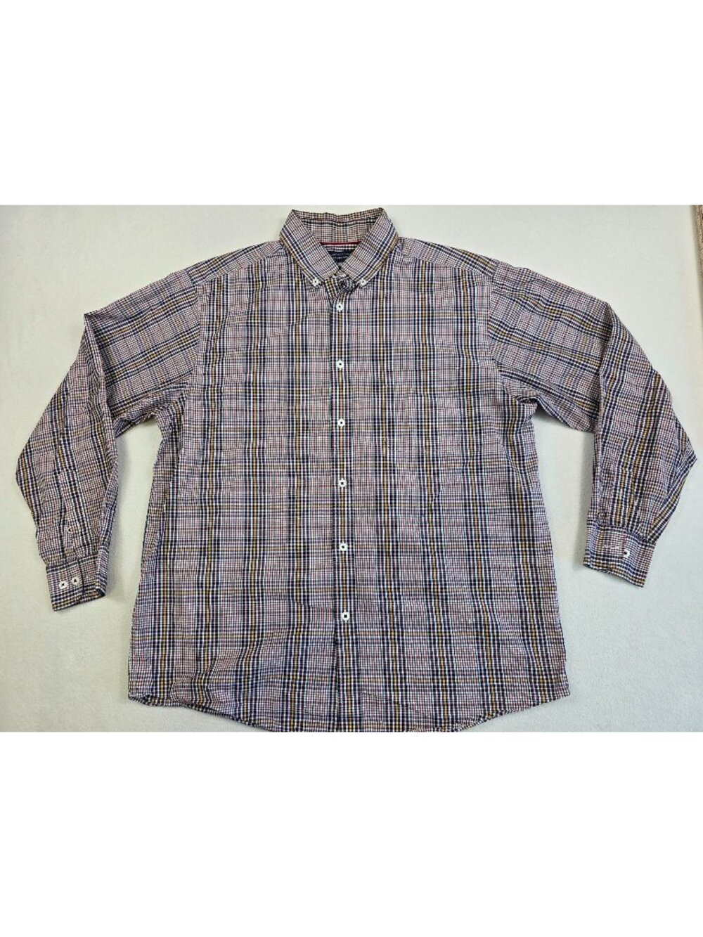 Roundtree & Yorke Mens Large Plaid Button-Down Long Sleeve Shirt 100% Cotton